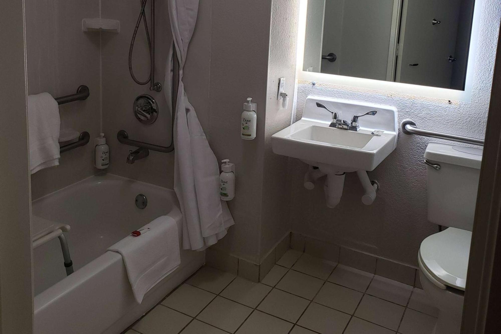 Hotel Wingate By Wyndham Dayton North Extérieur photo